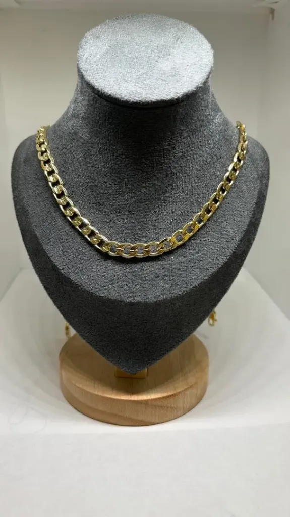 Cubana / Eslabon cubano